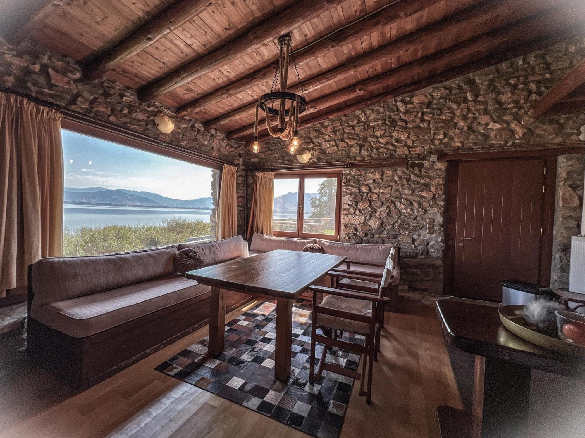 The Little Stone House By The Lake Castória Exterior foto