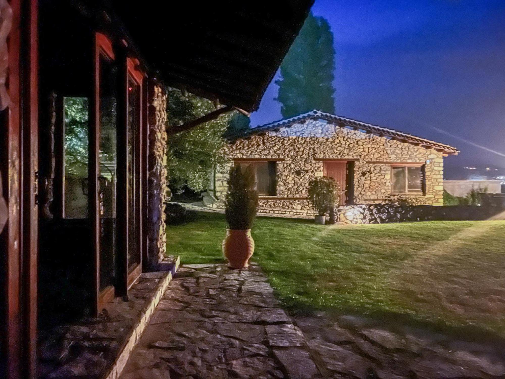 The Little Stone House By The Lake Castória Exterior foto