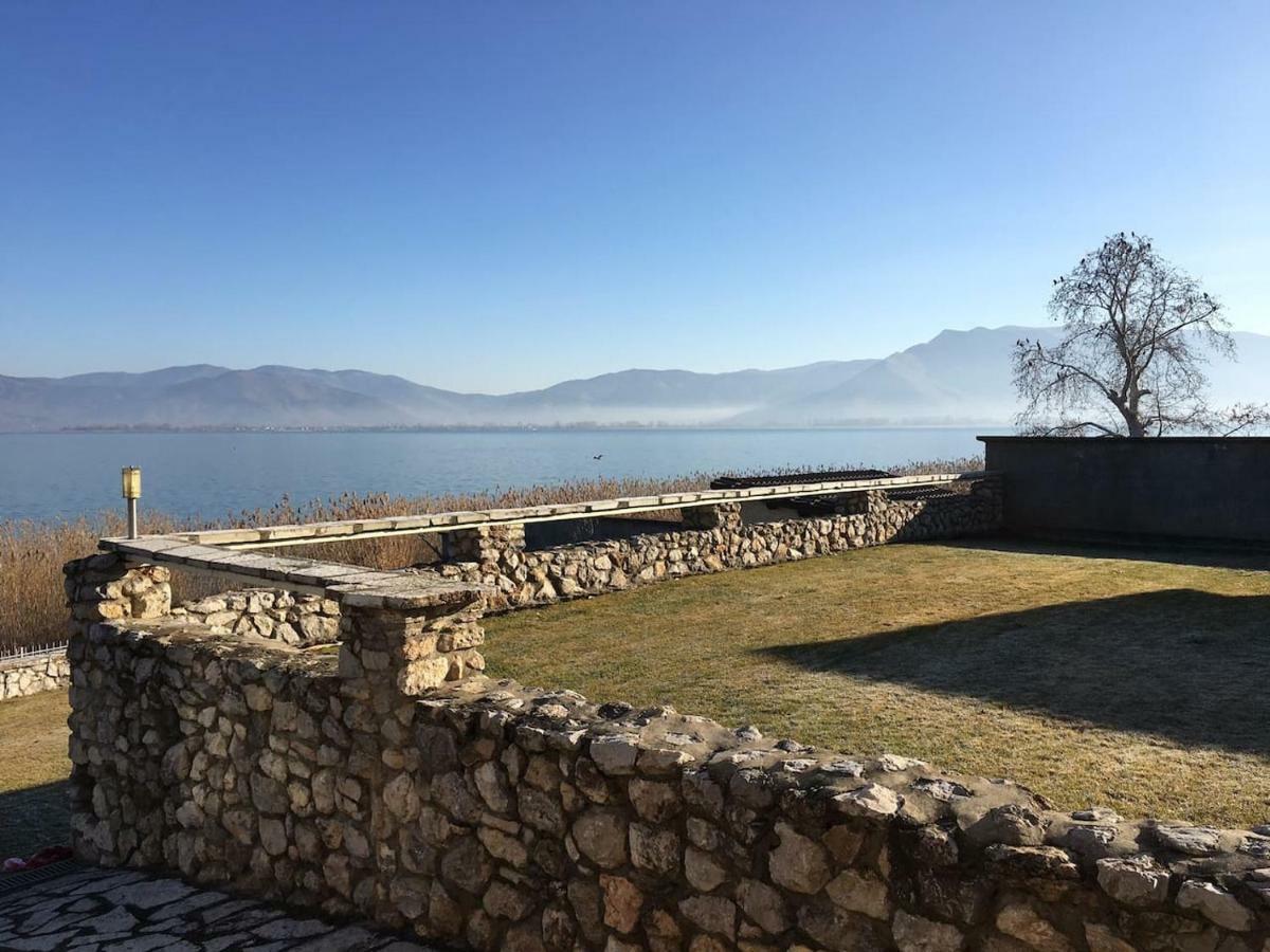The Little Stone House By The Lake Castória Exterior foto
