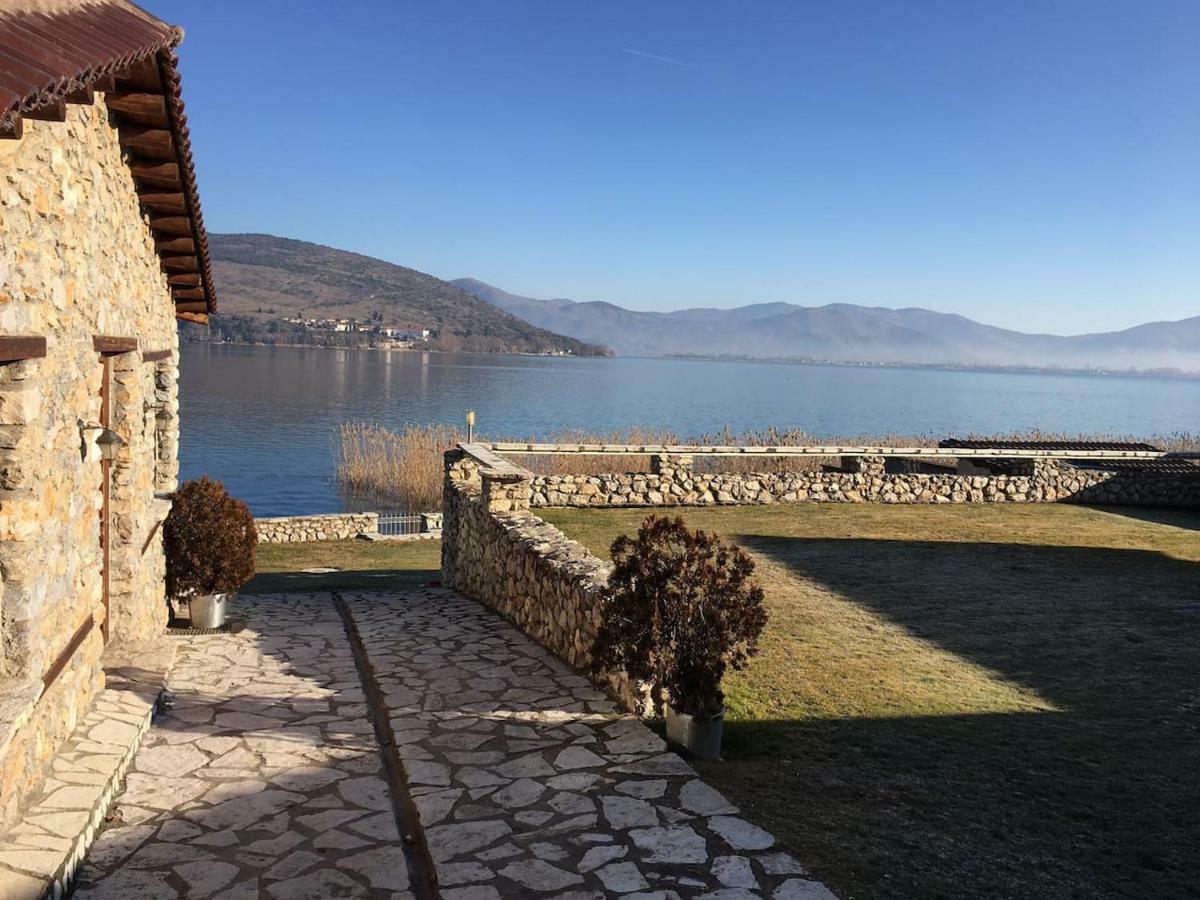 The Little Stone House By The Lake Castória Exterior foto