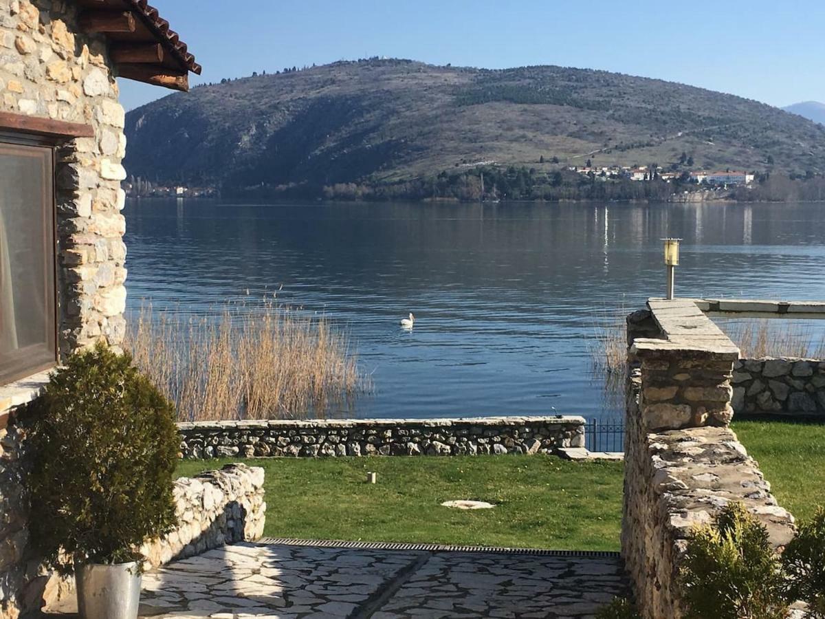 The Little Stone House By The Lake Castória Exterior foto